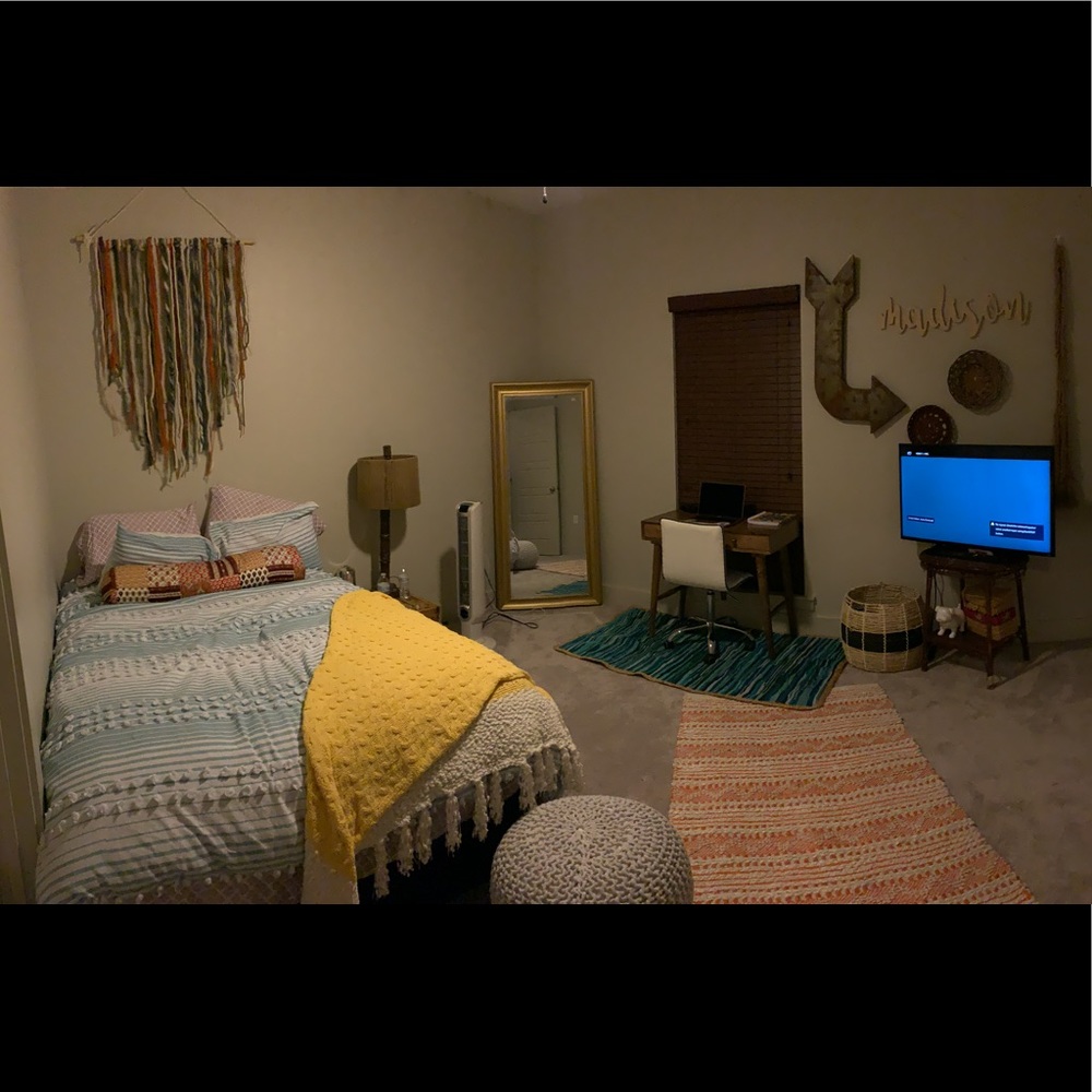 Well Decor - Picture 3 of 3